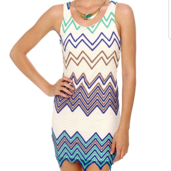 Mona B Dresses & Skirts - Chevron Print Dress